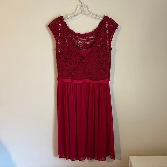 David’s Bridal Apple Red Scoop Neck Cap Sleeves Lace Bridesmaid Dress Size 6 - Picture 8 of 11